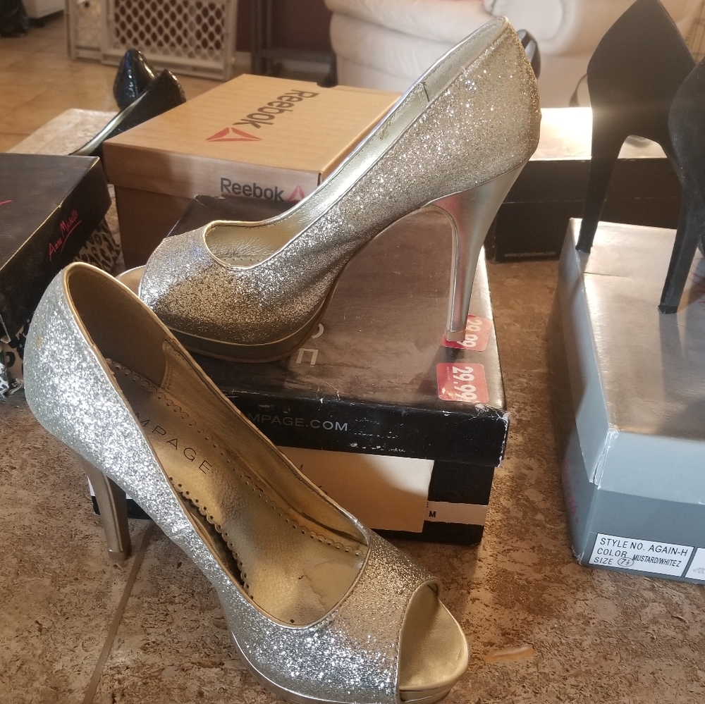 Gold heels 7.5